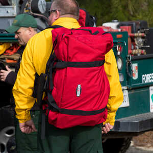 True North Campaign Pack 14-Day Bag, Red