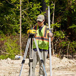 Spectra Geospatial LL100N Laser Level Package