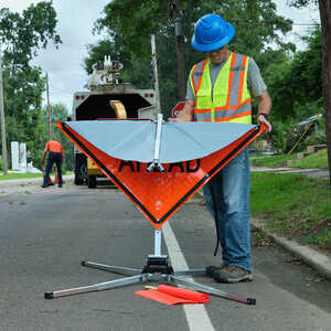 Dicke Safety Fold & Roll® Series Signs
<br /><h5>Solid Non-Refective Signs with Integrated DynaFlex Stand and Warning Flags</h5>
