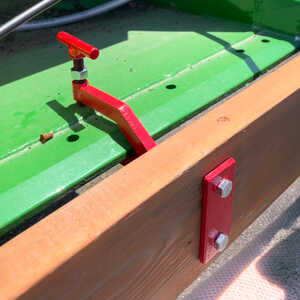 Smucker Super Sponge Tractor Bucket Brackets, Set of 2